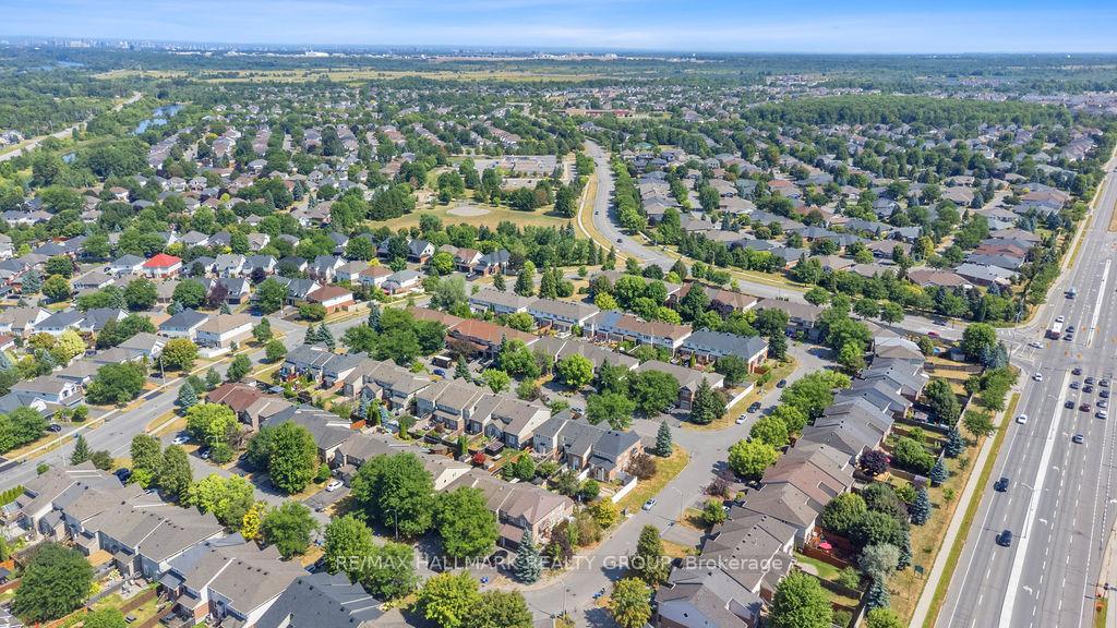 Photo 45 of 920 Schooner Crescent, Ottawa, Riverside South/Gloucester Glen — HOMEH