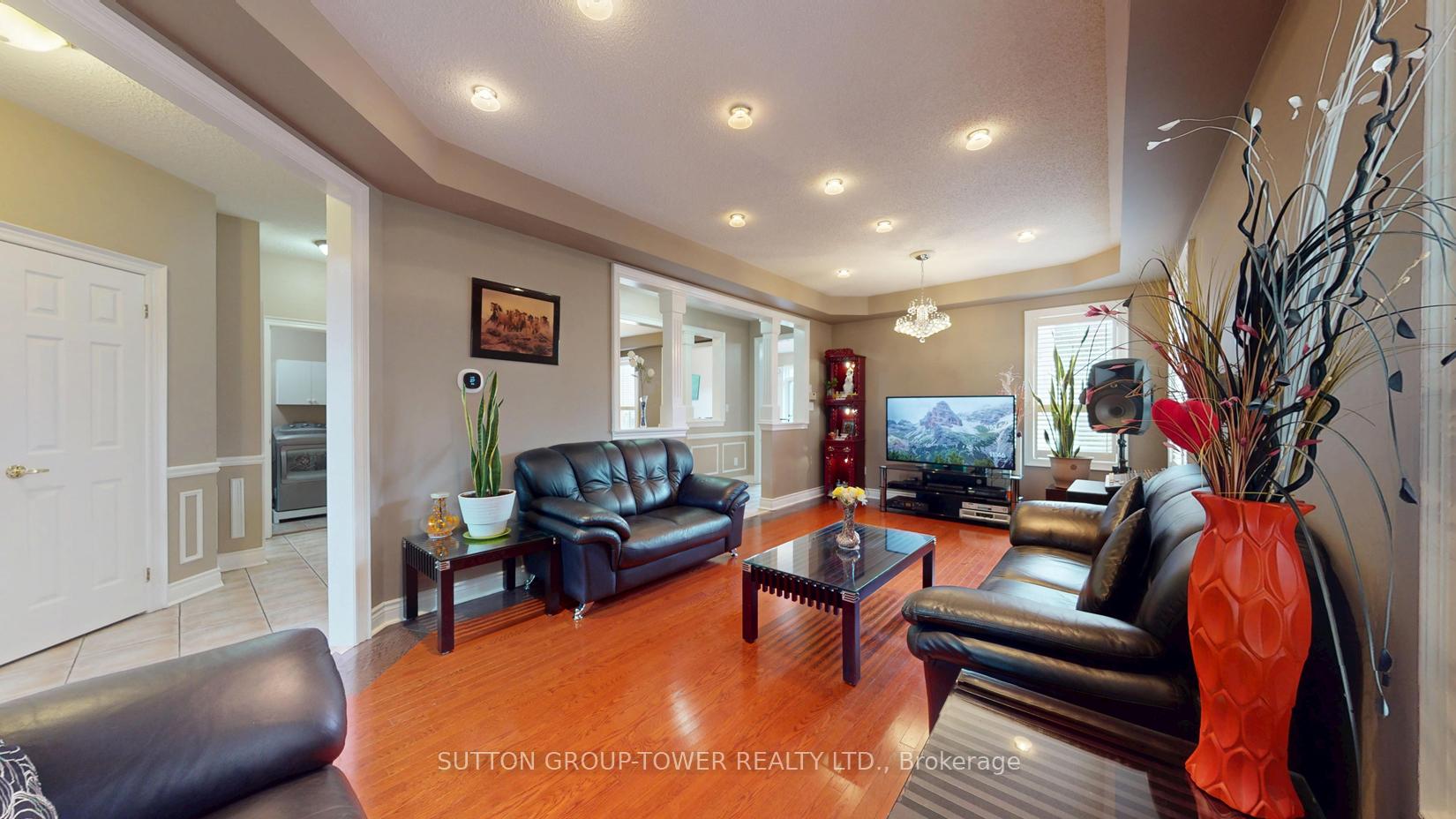 Photo 6 of 475 Sonoma Boulevard, Vaughan, Sonoma Heights — HOMEH