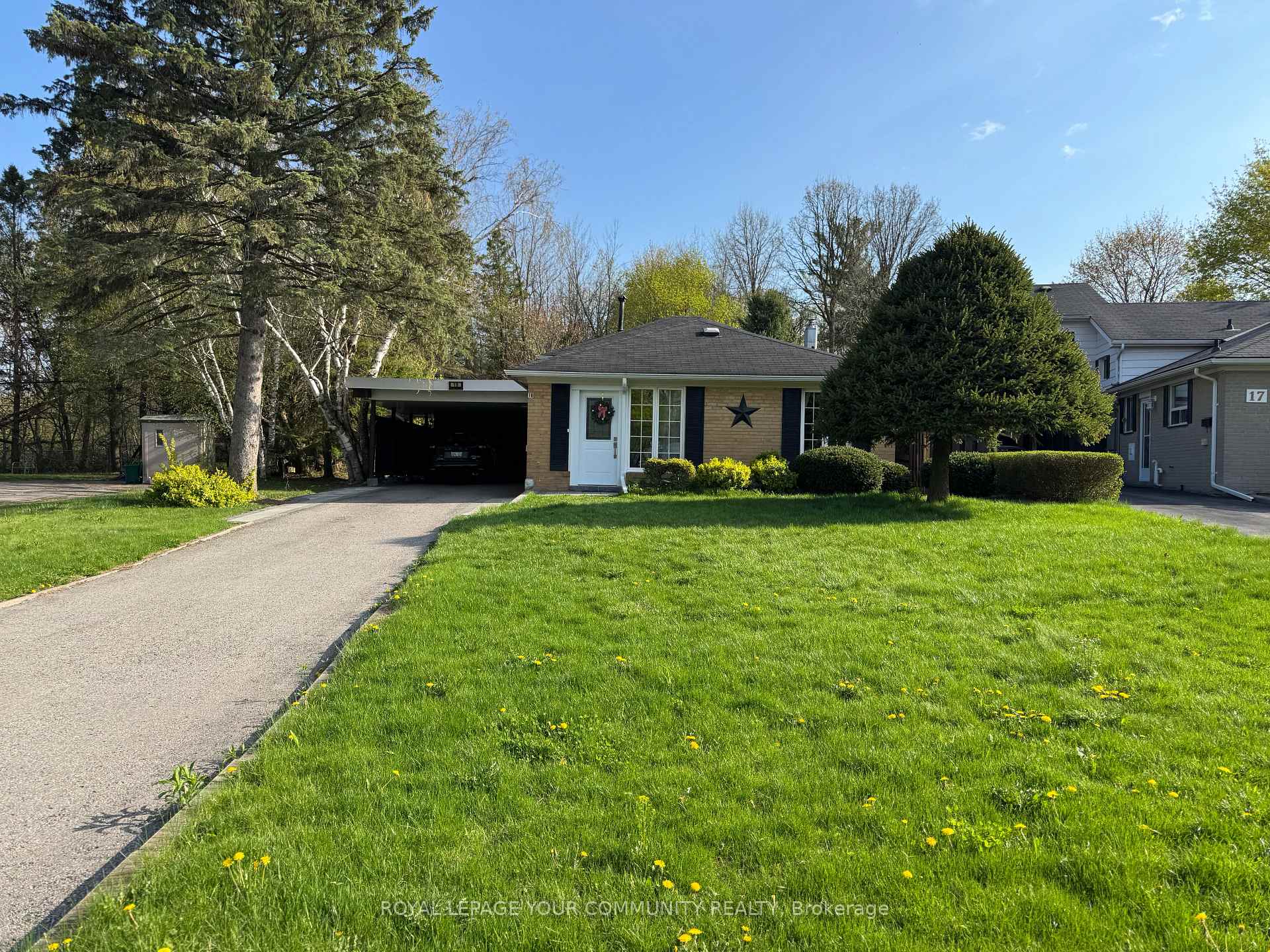 Photo 1 of 19 Huron Court, Aurora, Aurora Heights — HOMEH