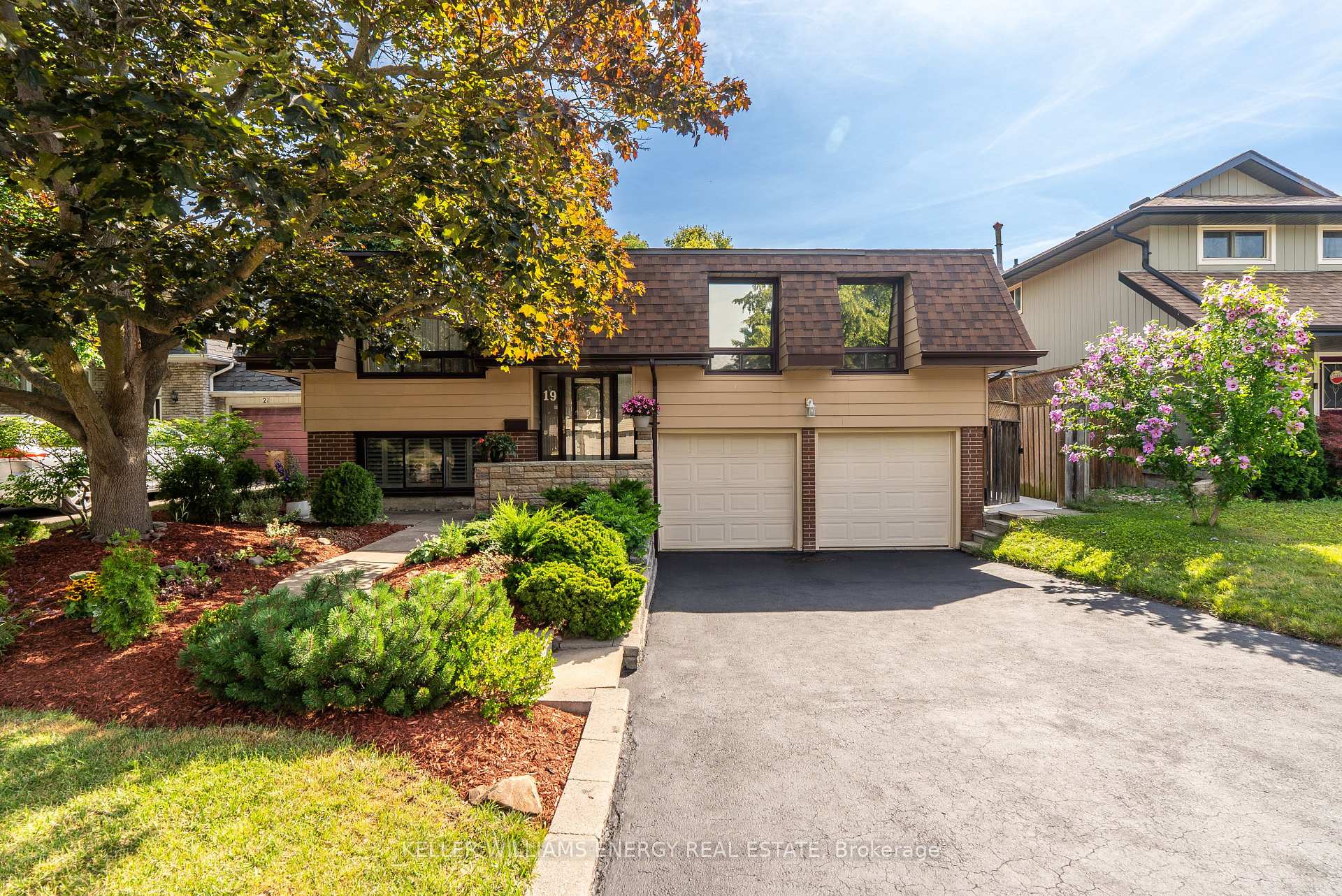 Photo 1 of 19 Ingram Court, Whitby, Lynde Creek — HOMEH