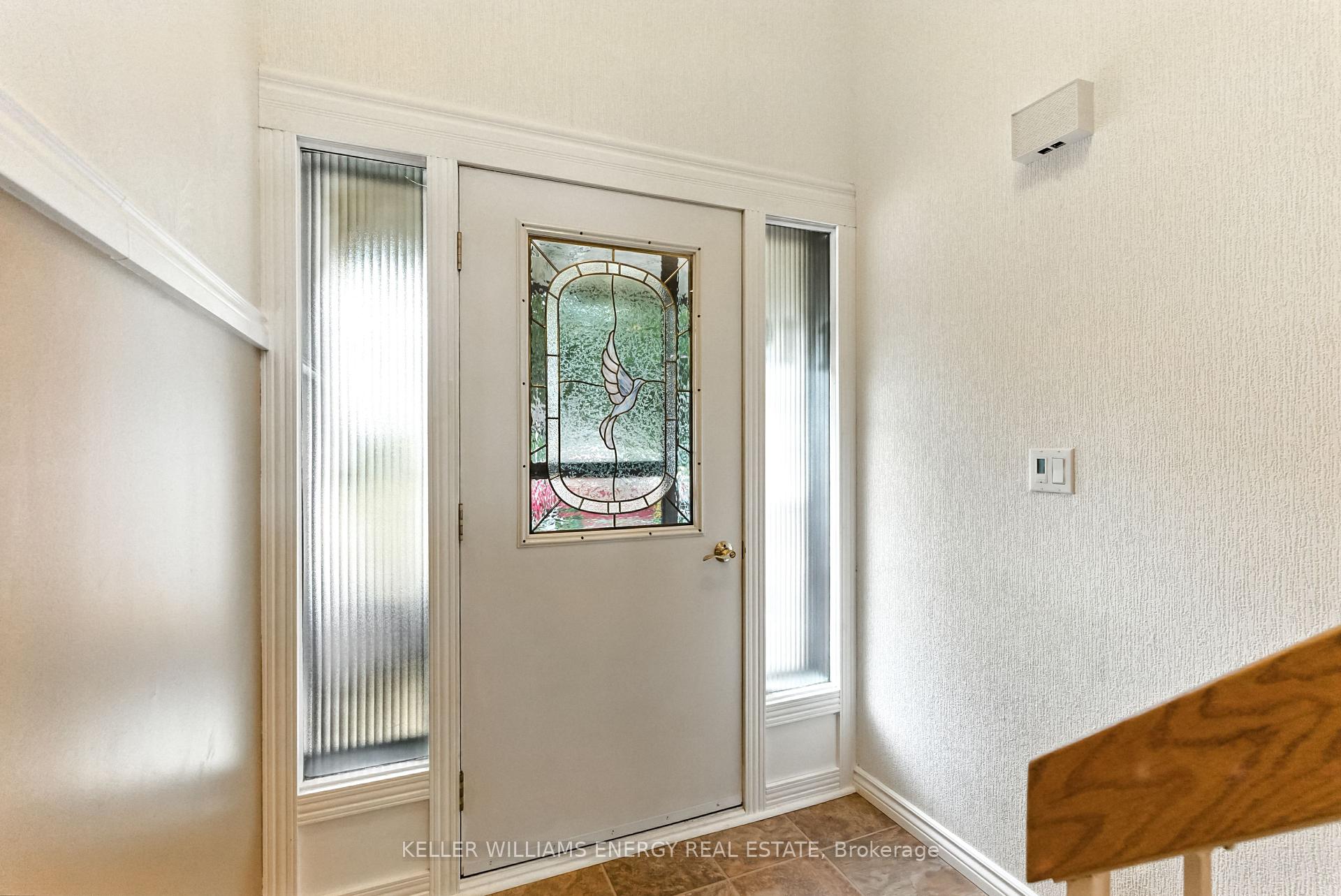 Photo 3 of 19 Ingram Court, Whitby, Lynde Creek — HOMEH