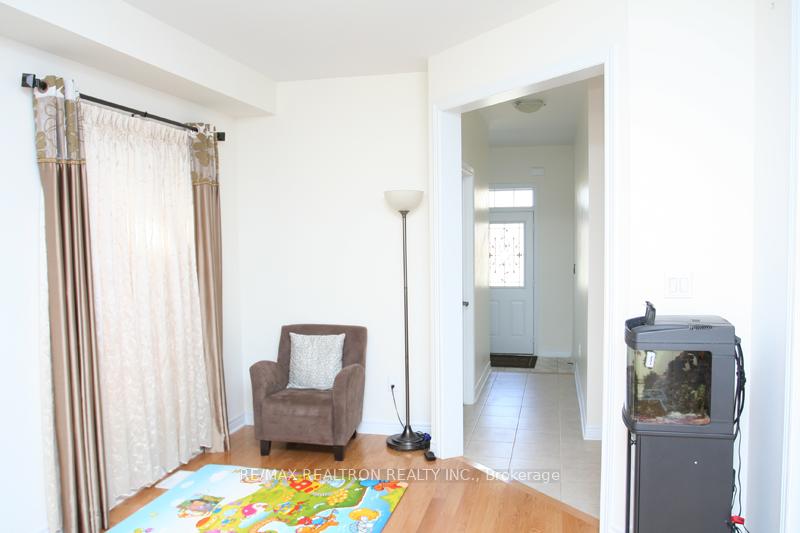 Photo 5 of 105 Paperbark Avenue, Vaughan, Patterson — HOMEH