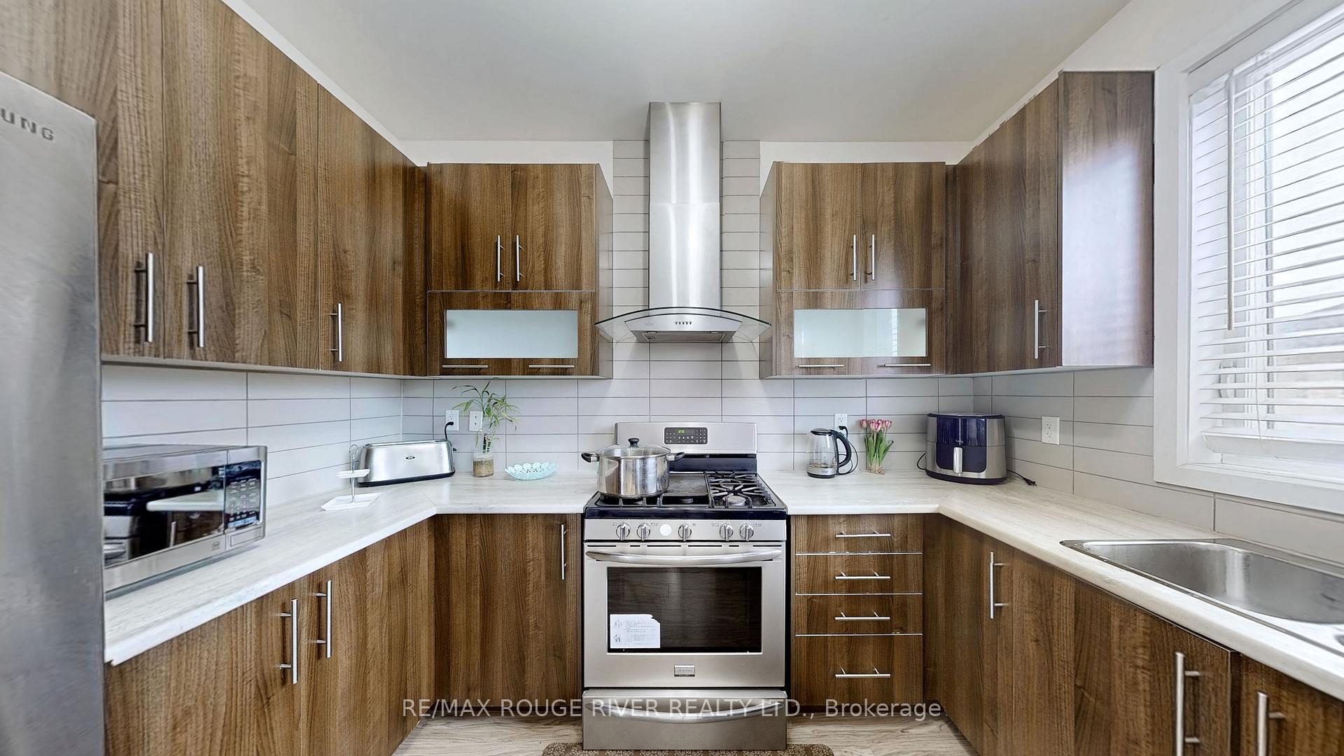 Photo 16 of 83 Barrister Avenue, Whitby, Pringle Creek — HOMEH