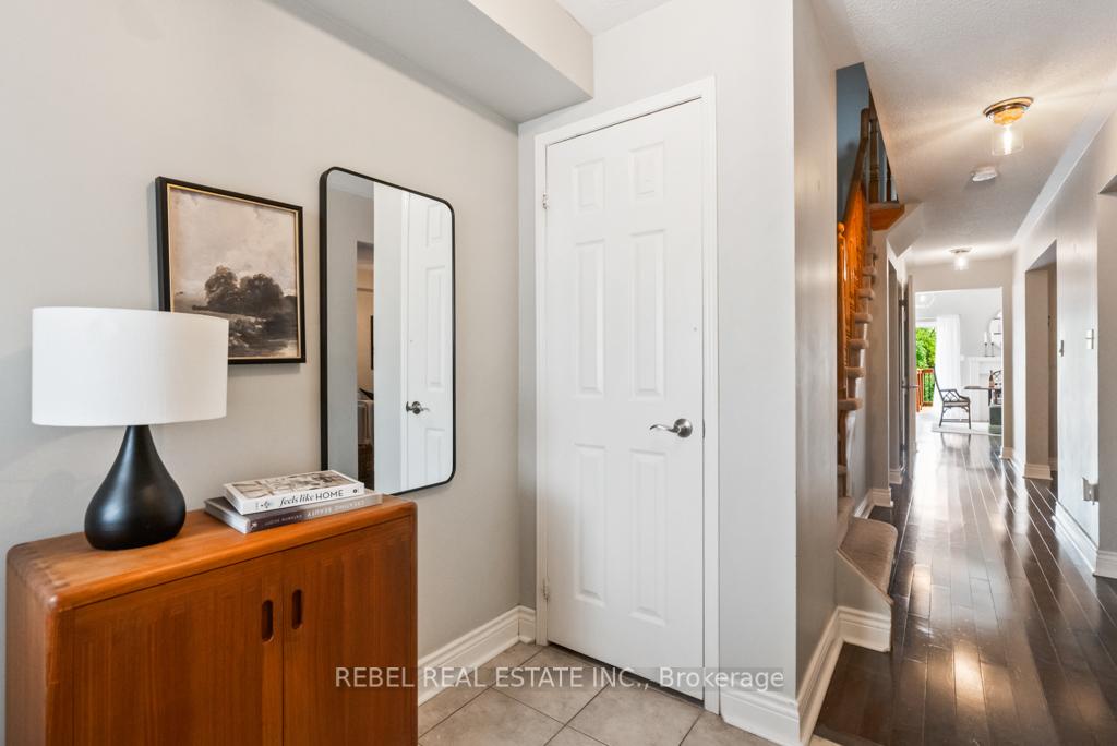 Photo 2 of 11 Angier Crescent, Ajax, South East — HOMEH