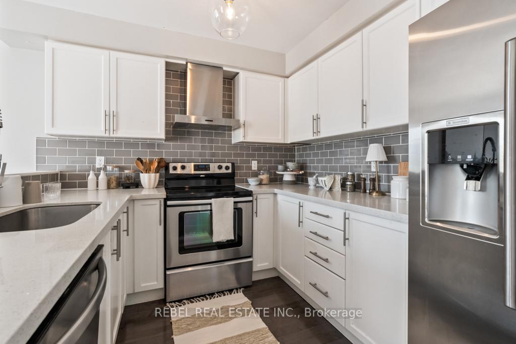 Photo 12 of 11 Angier Crescent, Ajax, South East — HOMEH