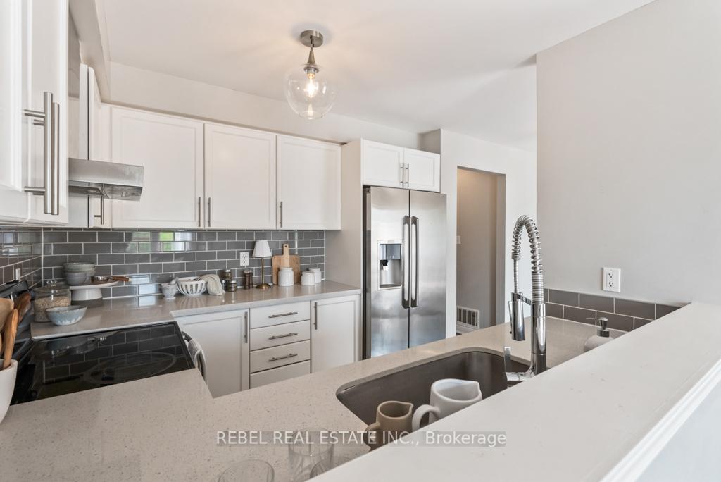 Photo 15 of 11 Angier Crescent, Ajax, South East — HOMEH