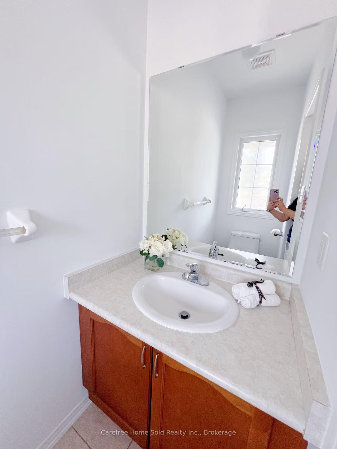 Photo 19 of 35 Wallwark Street, Aurora, Bayview Northeast — HOMEH