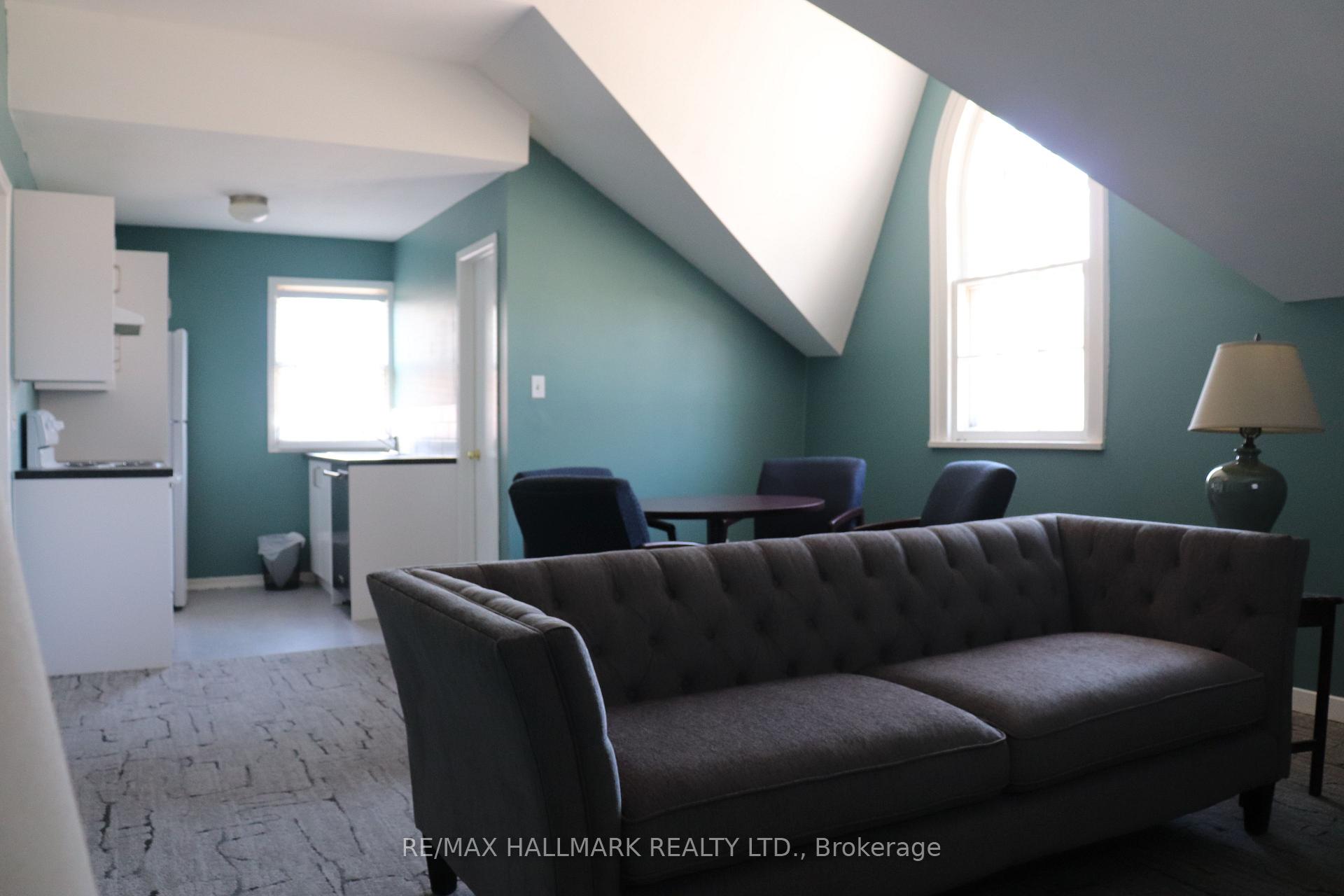 Photo 8 of 571 Kingston upper level Road W, Ajax, Central West — HOMEH