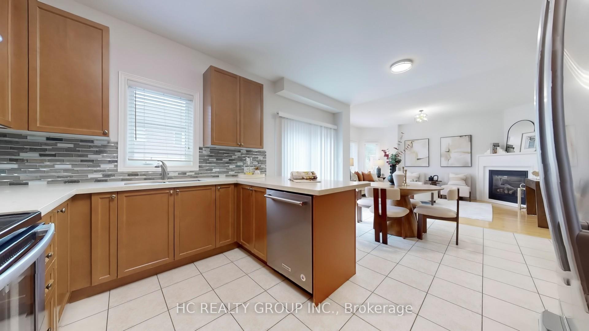 Photo 7 of 102 Timna Crescent, Vaughan, Patterson — HOMEH