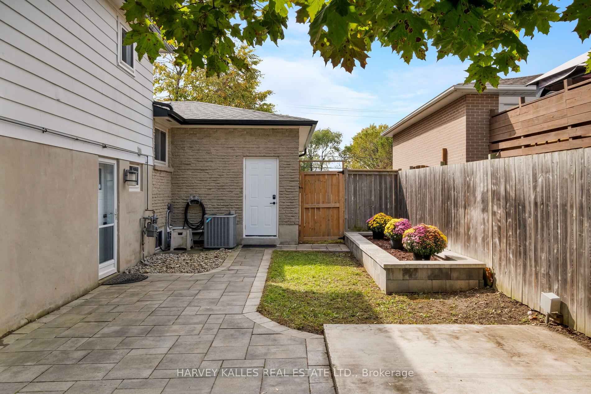 Photo 43 of 225 Stewart Street, Whitby, Blue Grass Meadows — HOMEH