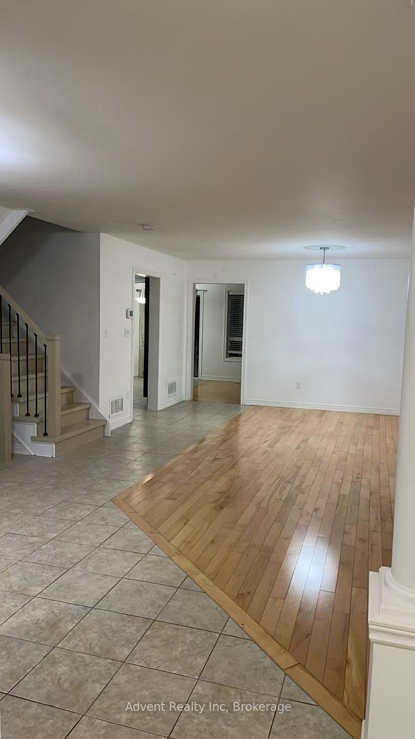 Photo 4 of 21 Kirkland Place, Whitby, Williamsburg — HOMEH