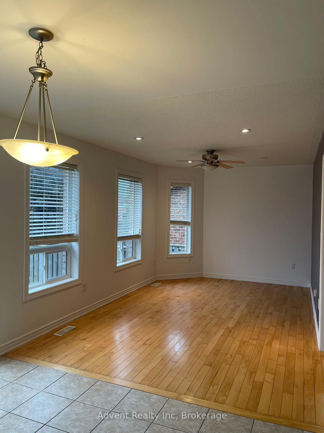 Photo 5 of 21 Kirkland Place, Whitby, Williamsburg — HOMEH