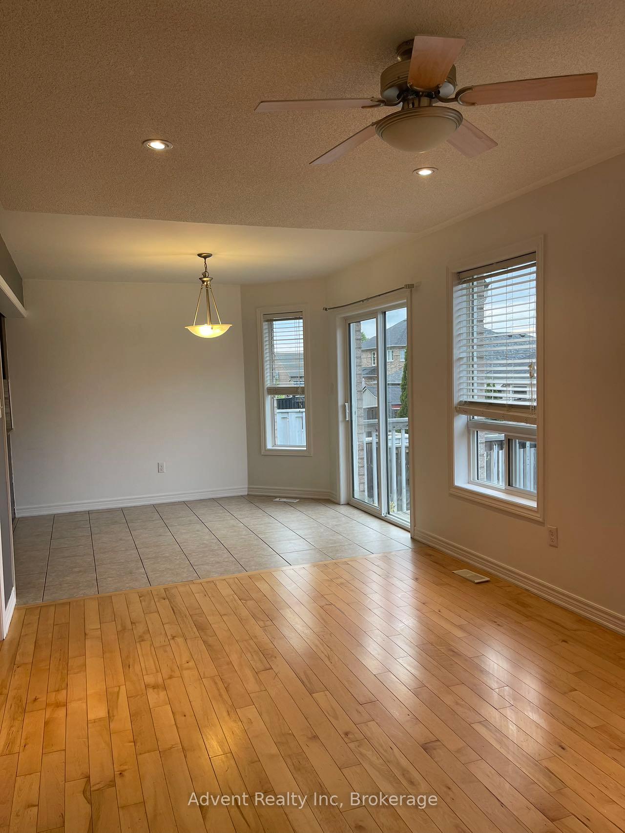 Photo 6 of 21 Kirkland Place, Whitby, Williamsburg — HOMEH