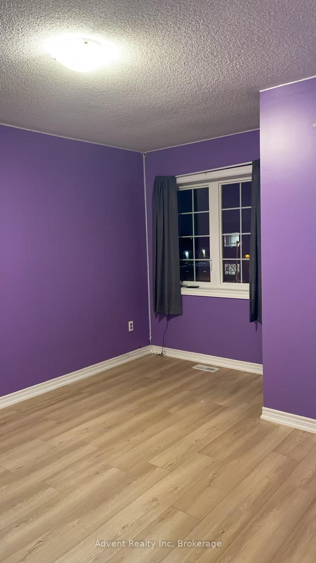 Photo 10 of 21 Kirkland Place, Whitby, Williamsburg — HOMEH