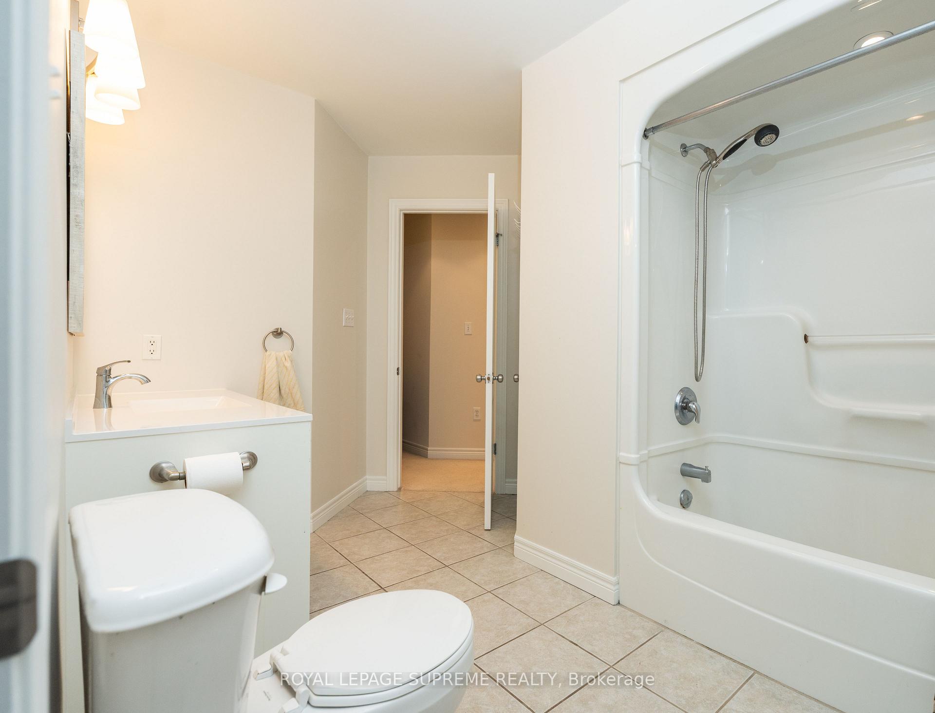 Photo 20 of 31 1/2 Thorold Road, Welland, Prince Charles — HOMEH