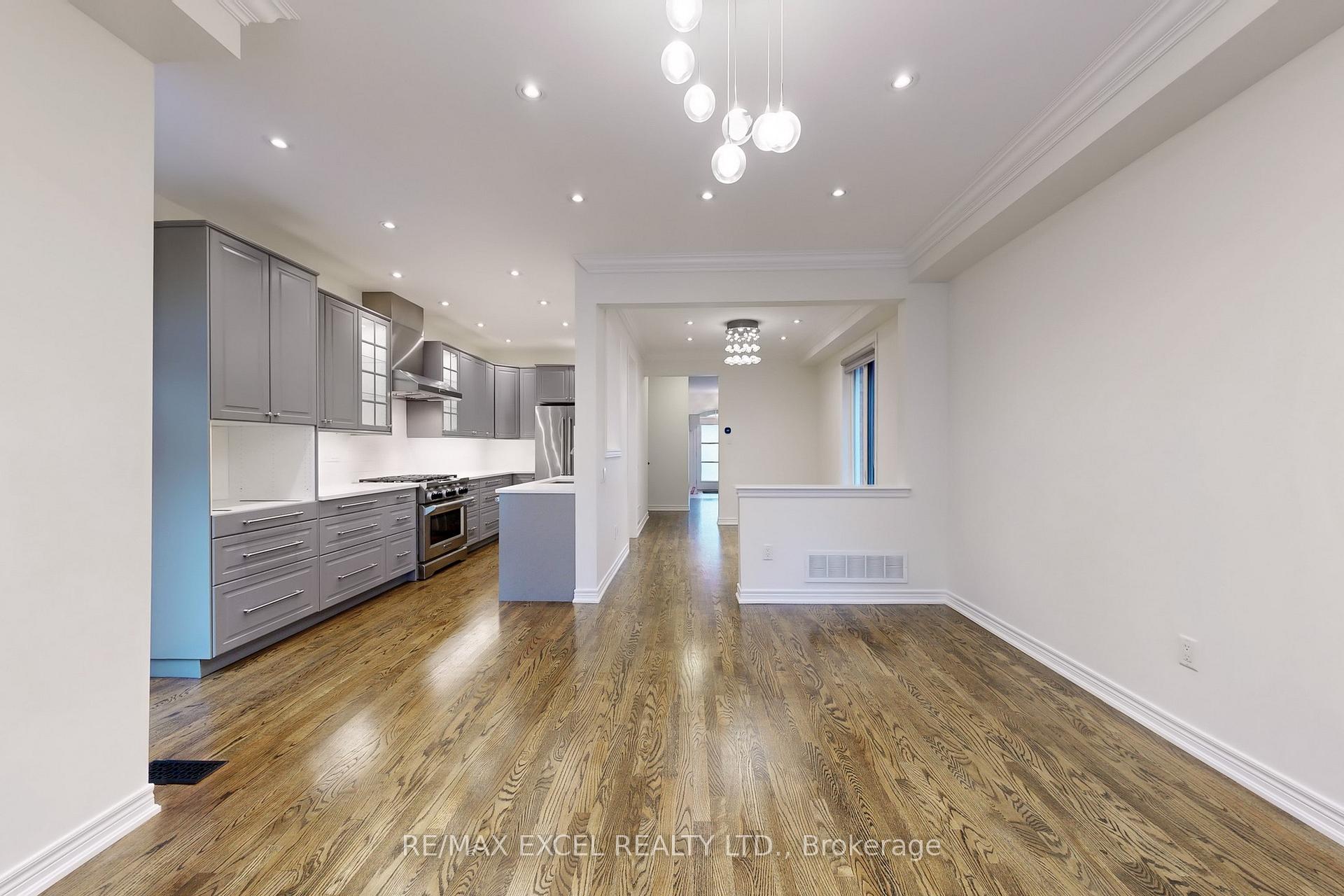 Photo 5 of 422 Lady Nadia Drive, Vaughan, Patterson — HOMEH