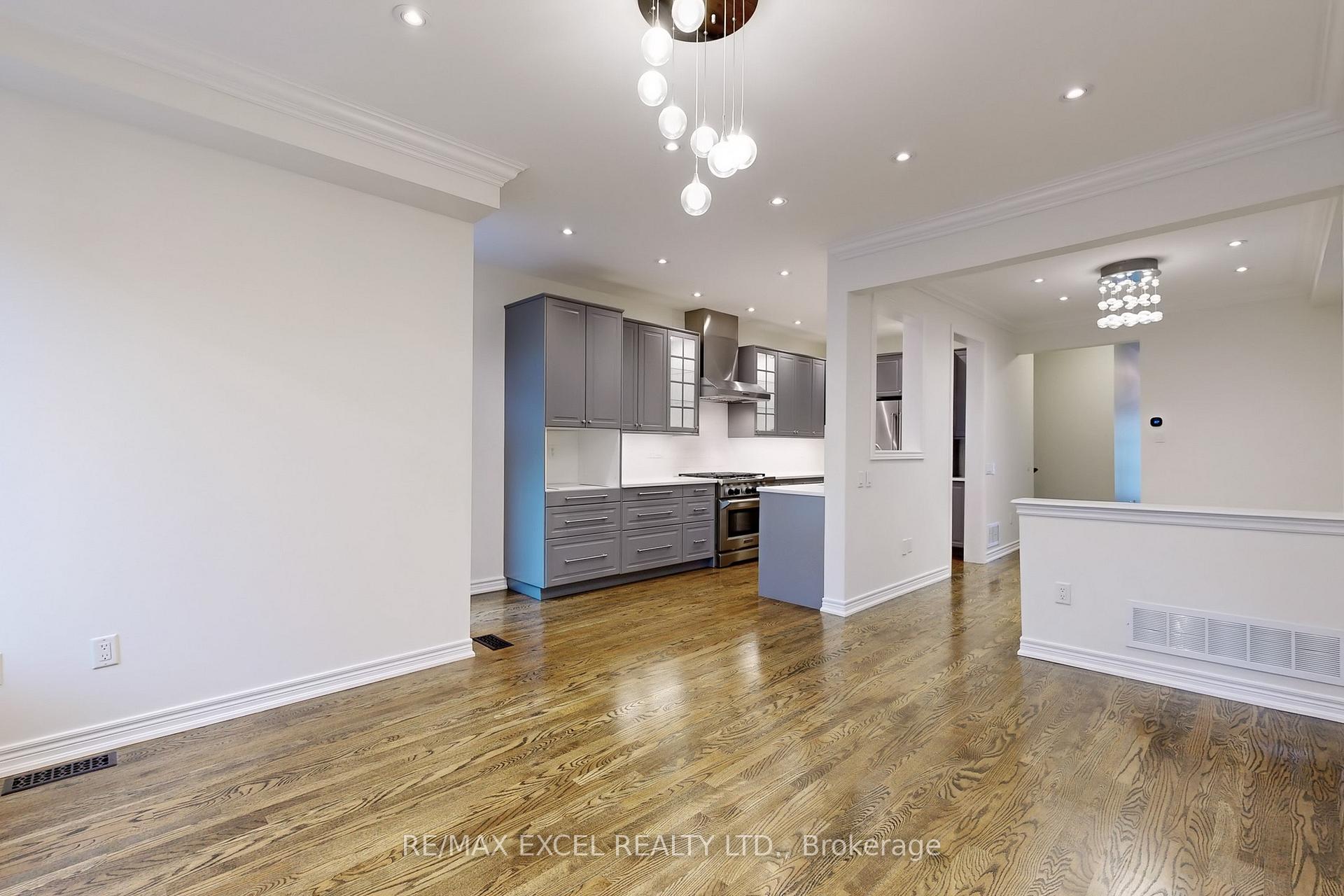 Photo 6 of 422 Lady Nadia Drive, Vaughan, Patterson — HOMEH