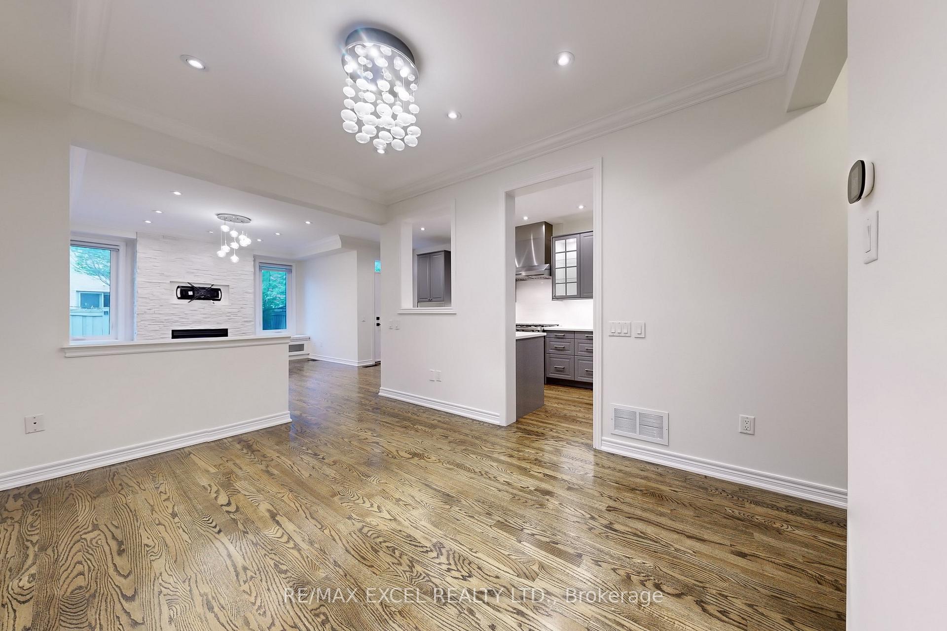 Photo 10 of 422 Lady Nadia Drive, Vaughan, Patterson — HOMEH
