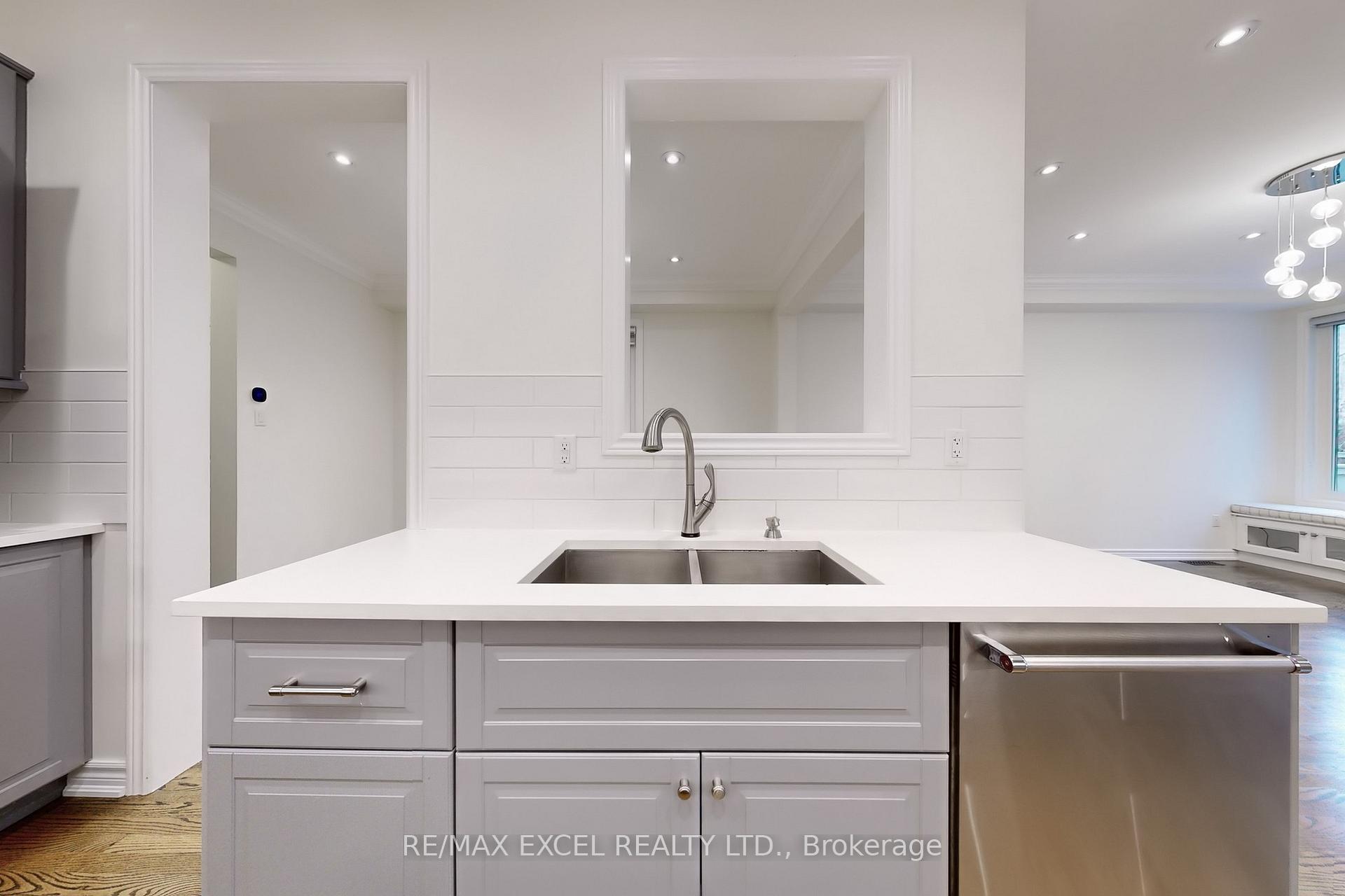 Photo 15 of 422 Lady Nadia Drive, Vaughan, Patterson — HOMEH
