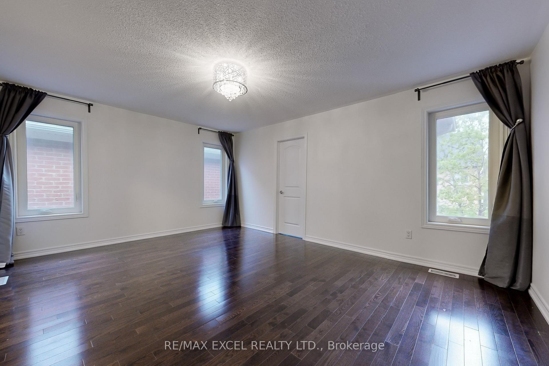 Photo 18 of 422 Lady Nadia Drive, Vaughan, Patterson — HOMEH