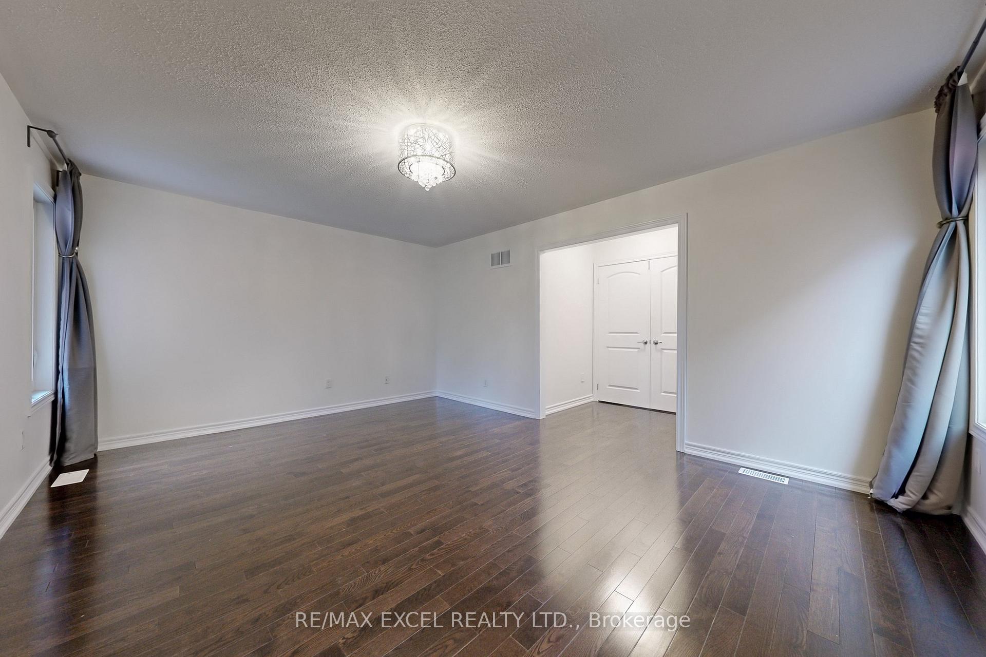 Photo 20 of 422 Lady Nadia Drive, Vaughan, Patterson — HOMEH