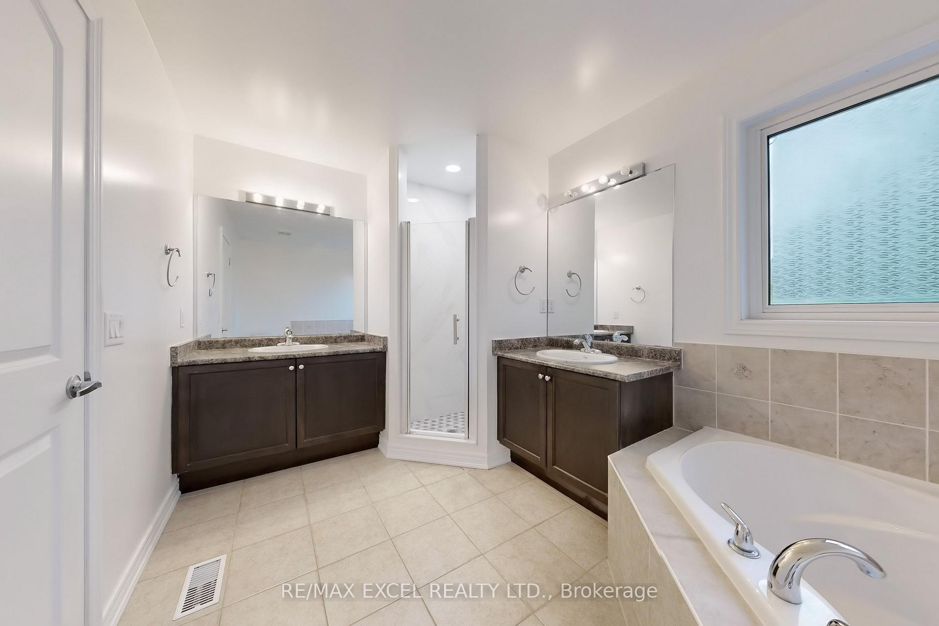 Photo 24 of 422 Lady Nadia Drive, Vaughan, Patterson — HOMEH