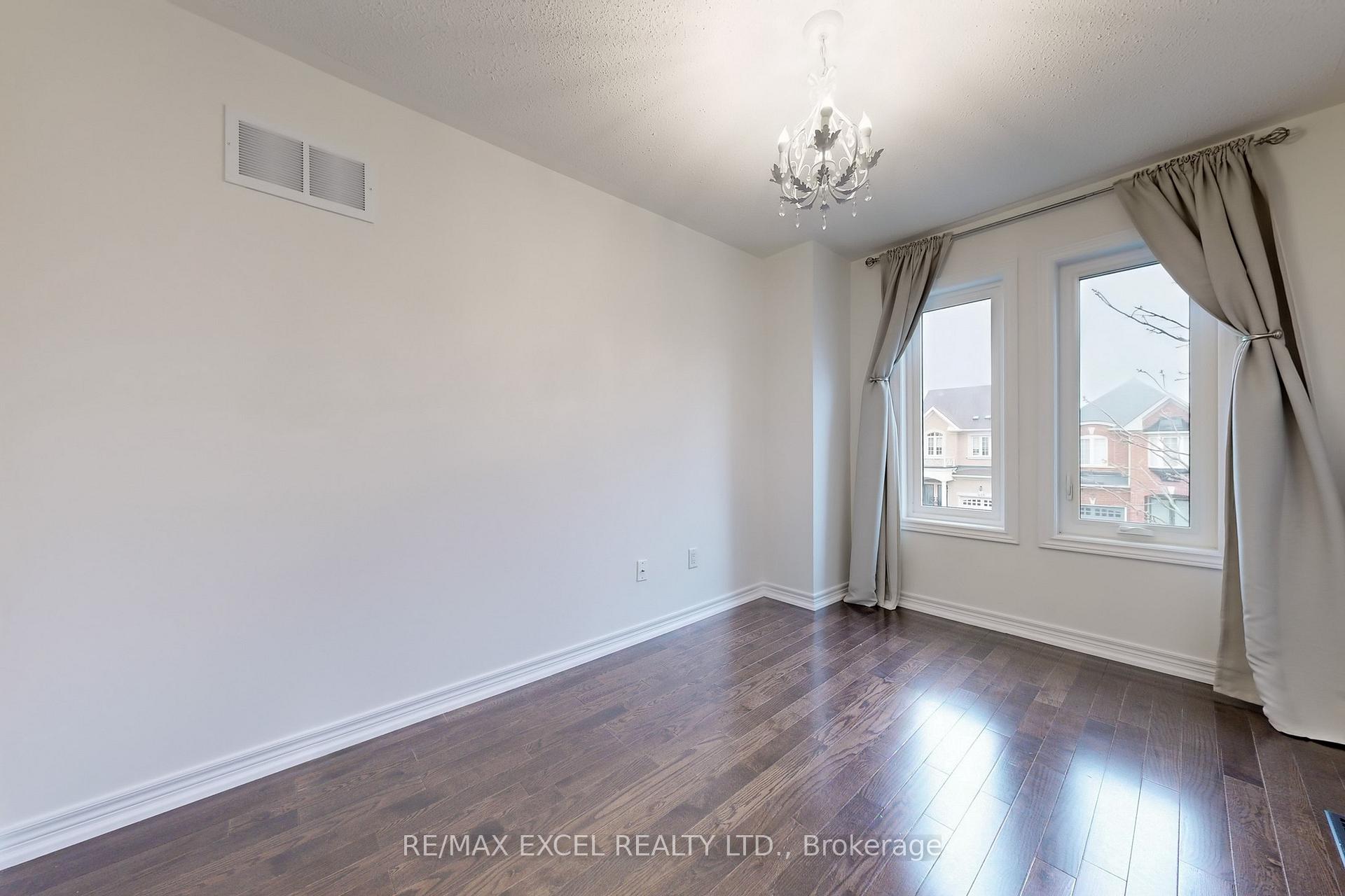 Photo 28 of 422 Lady Nadia Drive, Vaughan, Patterson — HOMEH