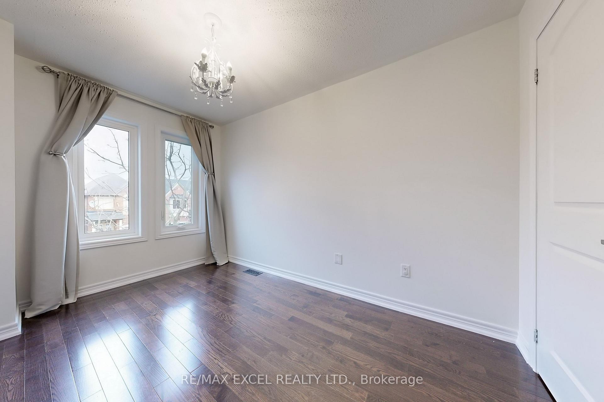 Photo 29 of 422 Lady Nadia Drive, Vaughan, Patterson — HOMEH