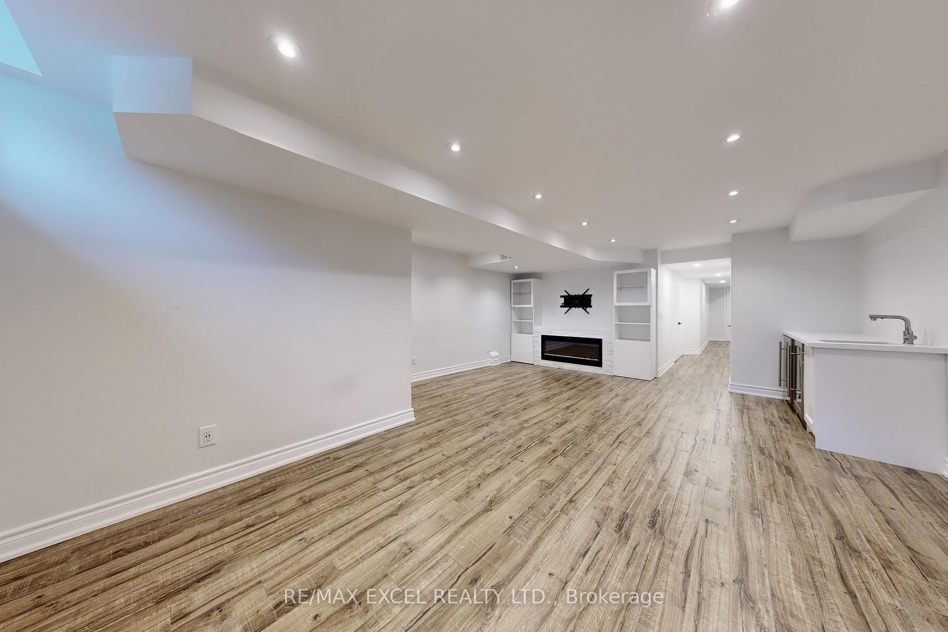 Photo 33 of 422 Lady Nadia Drive, Vaughan, Patterson — HOMEH