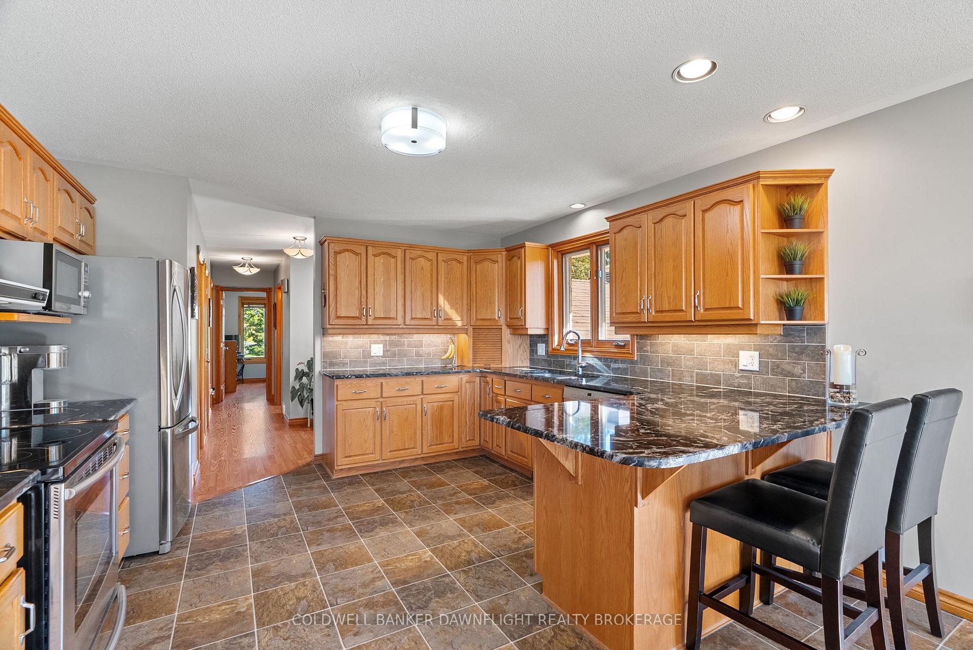 Photo 12 of 72471 London Road, Bluewater, Hay — HOMEH