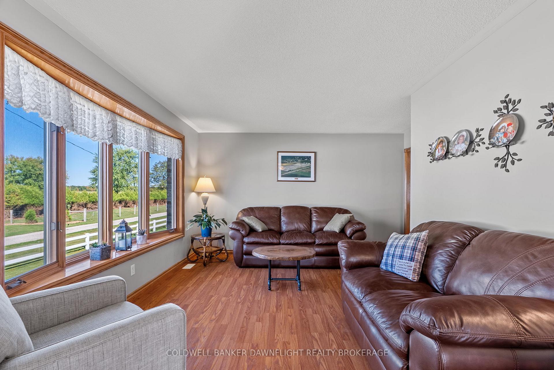Photo 17 of 72471 London Road, Bluewater, Hay — HOMEH