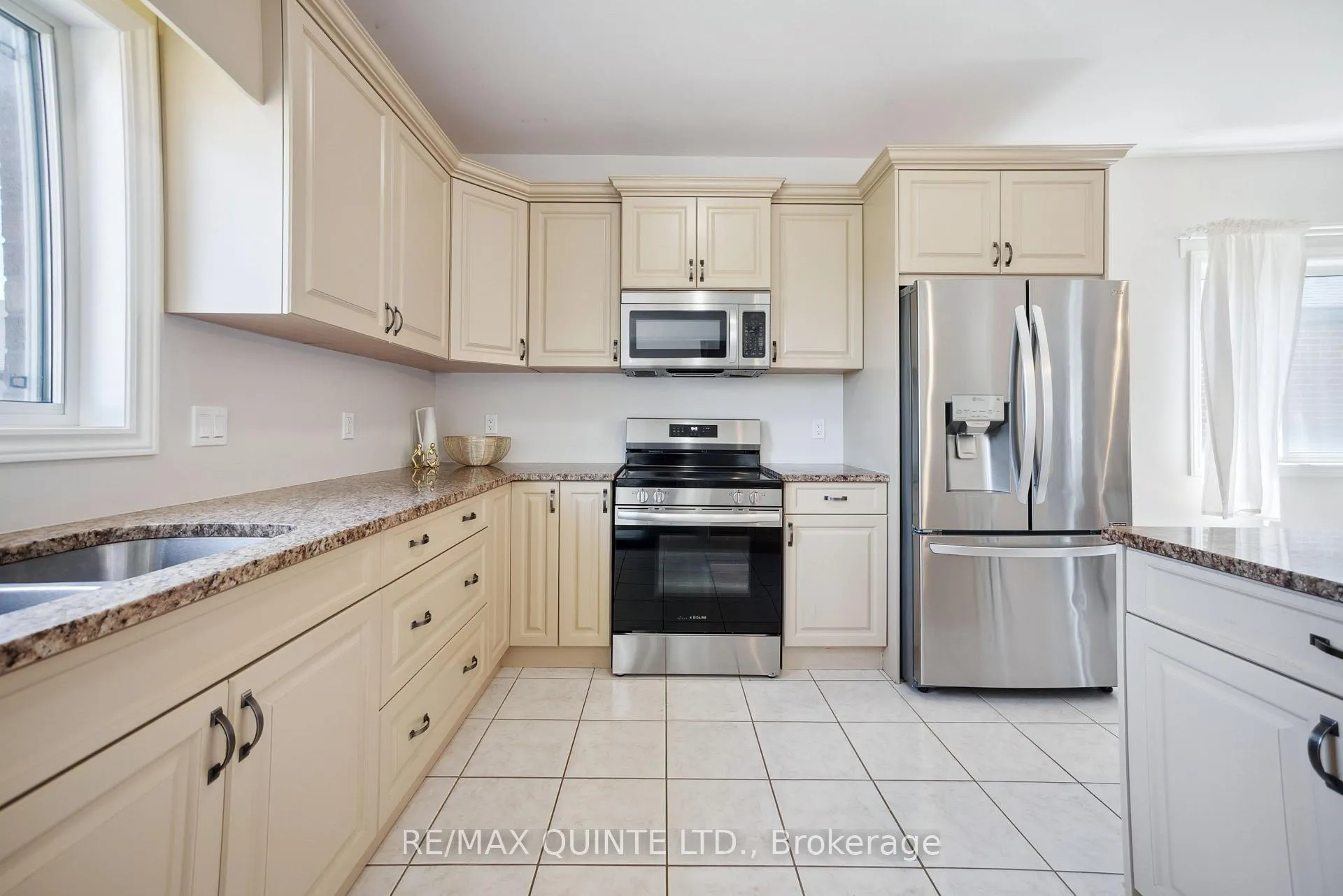 Photo 13 of 91 Hampton Ridge Drive E, Belleville, Thurlow Ward — HOMEH