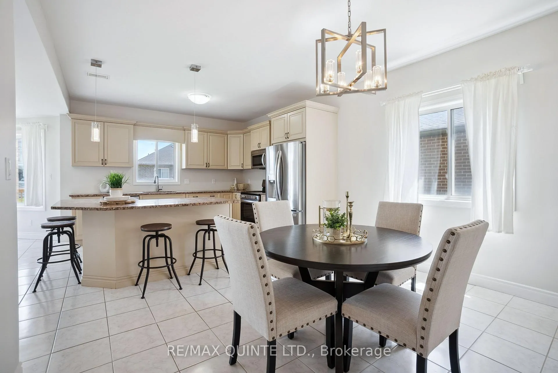 Photo 16 of 91 Hampton Ridge Drive E, Belleville, Thurlow Ward — HOMEH