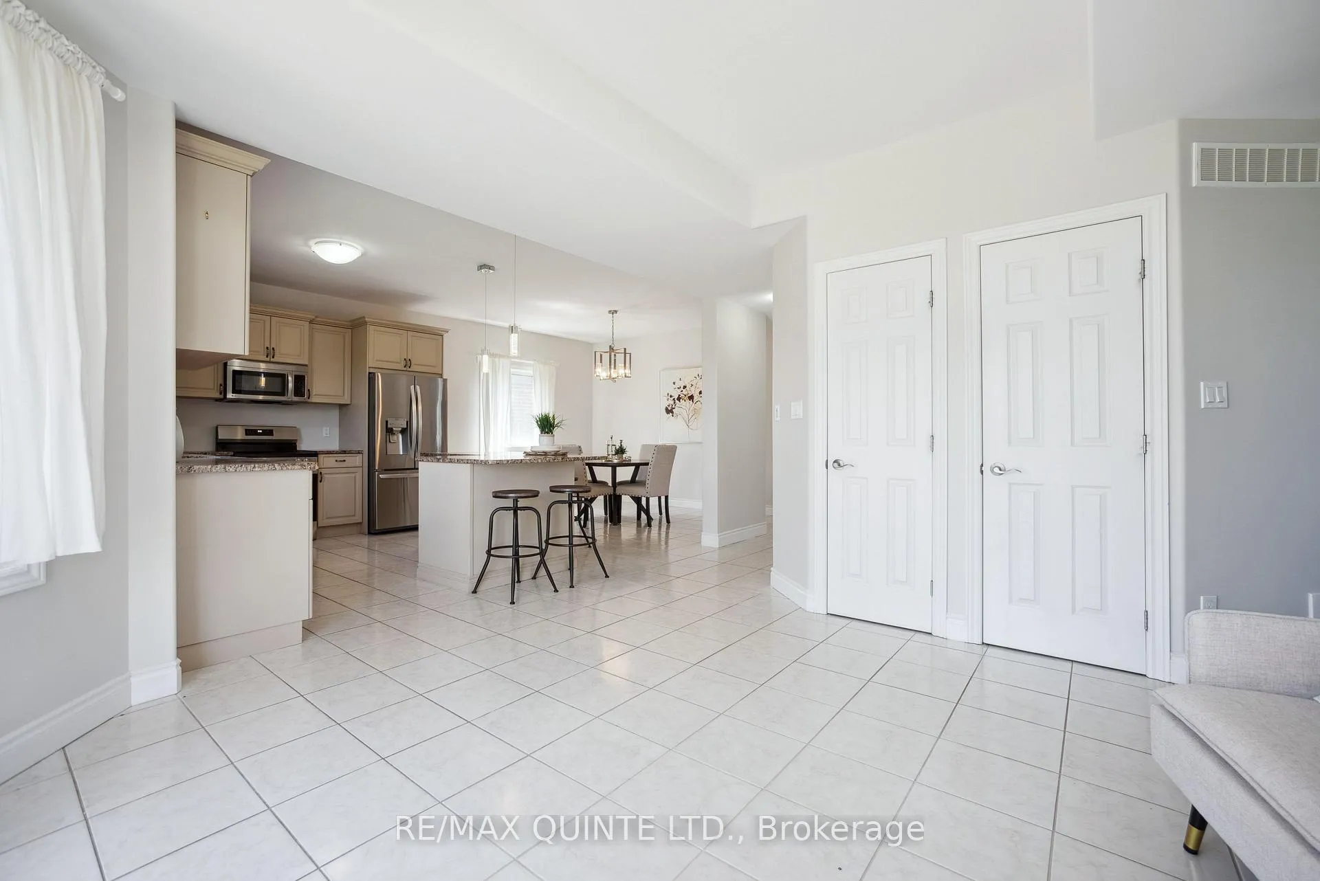 Photo 19 of 91 Hampton Ridge Drive E, Belleville, Thurlow Ward — HOMEH