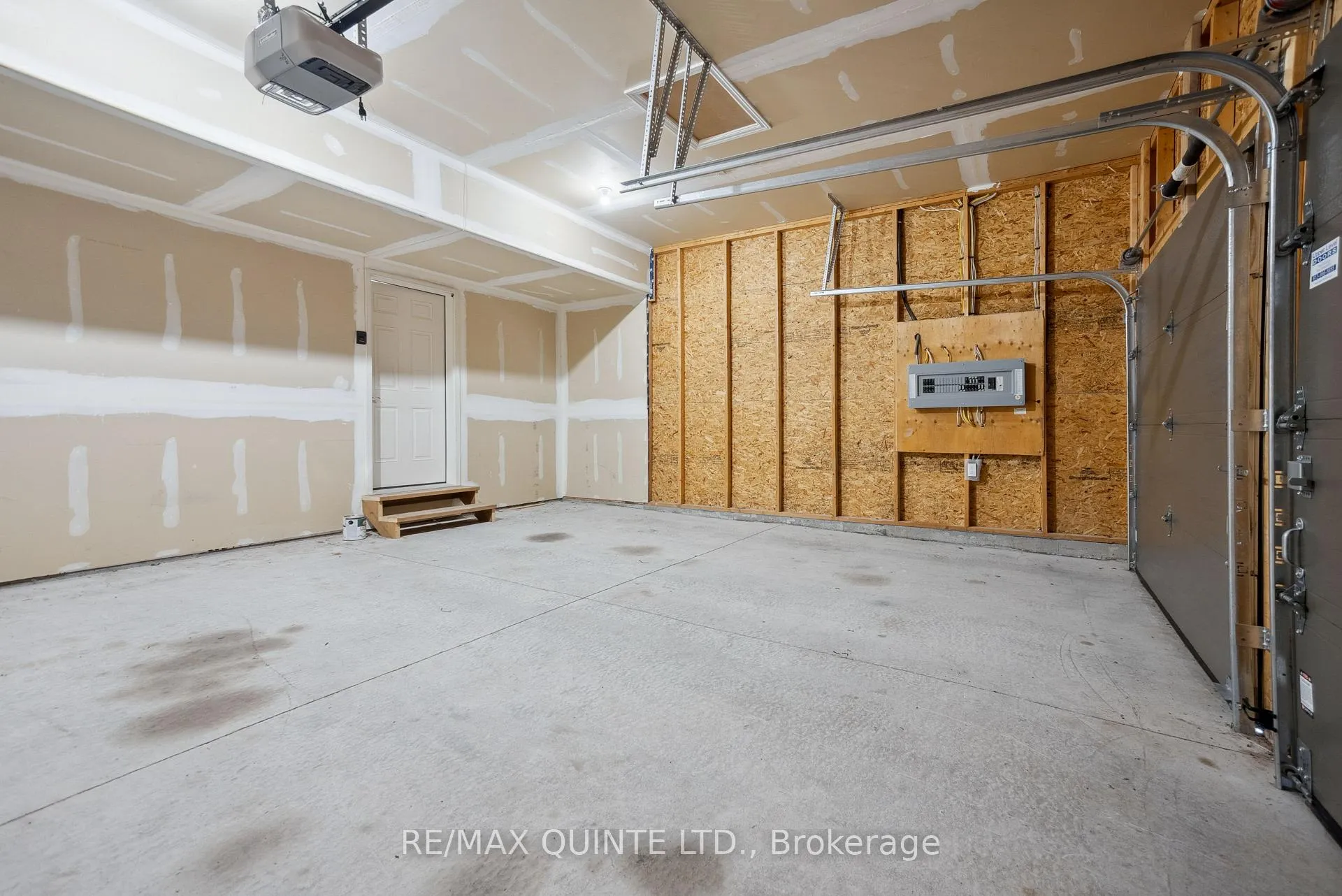 Photo 40 of 91 Hampton Ridge Drive E, Belleville, Thurlow Ward — HOMEH