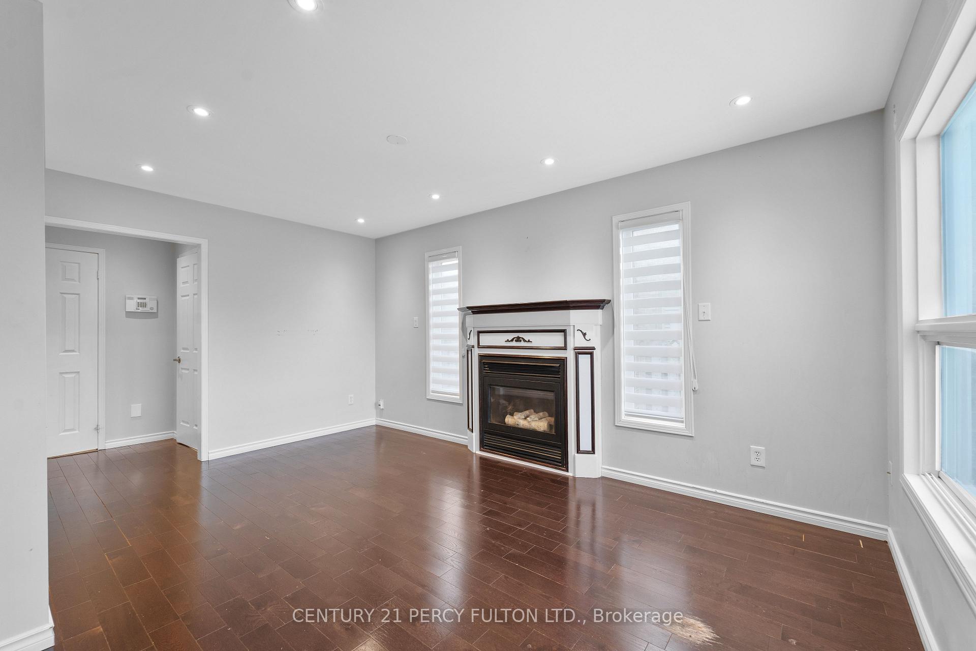 Photo 6 of 65 Daines Drive, Whitby, Rolling Acres — HOMEH