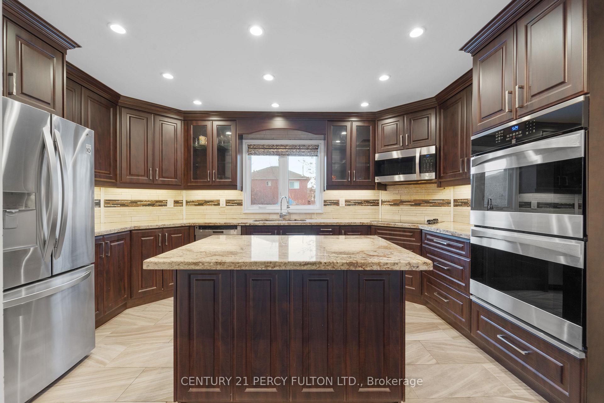 Photo 7 of 65 Daines Drive, Whitby, Rolling Acres — HOMEH