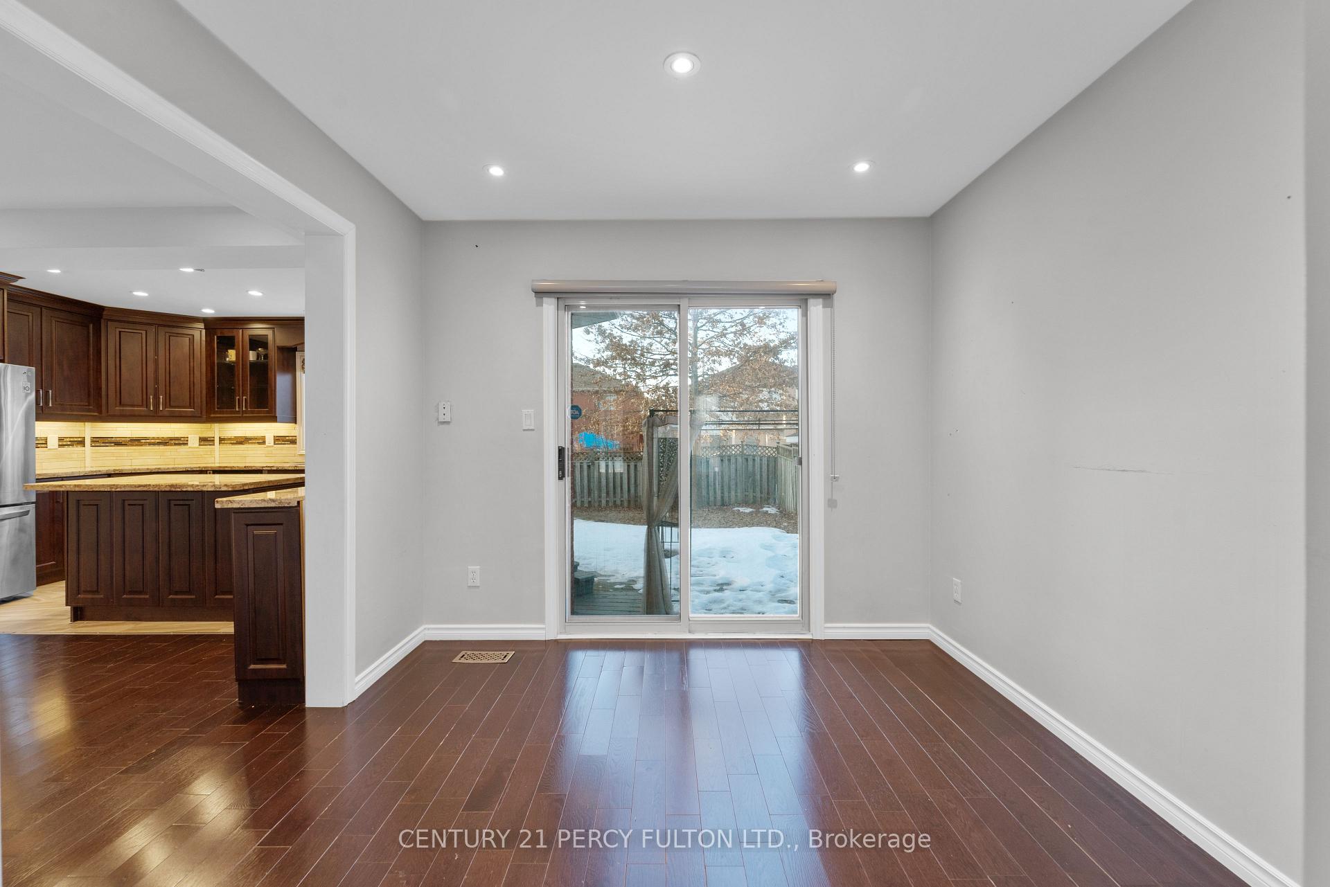 Photo 10 of 65 Daines Drive, Whitby, Rolling Acres — HOMEH