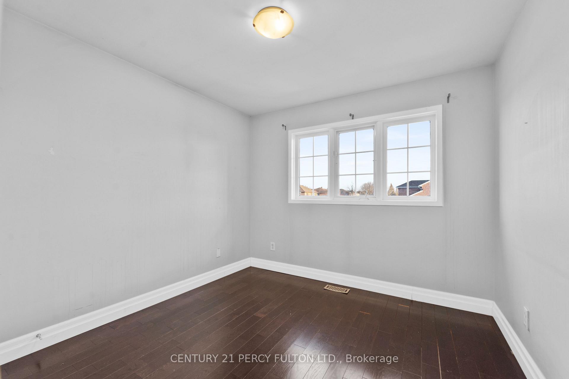Photo 15 of 65 Daines Drive, Whitby, Rolling Acres — HOMEH
