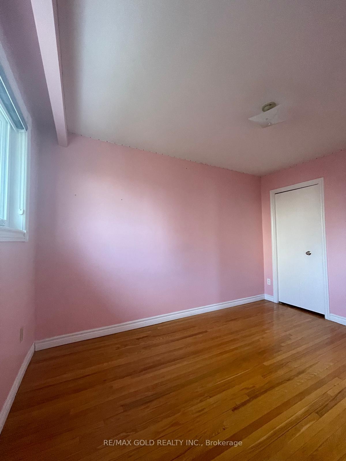 Photo 13 of 109 Button Road, Vaughan, West Woodbridge — HOMEH