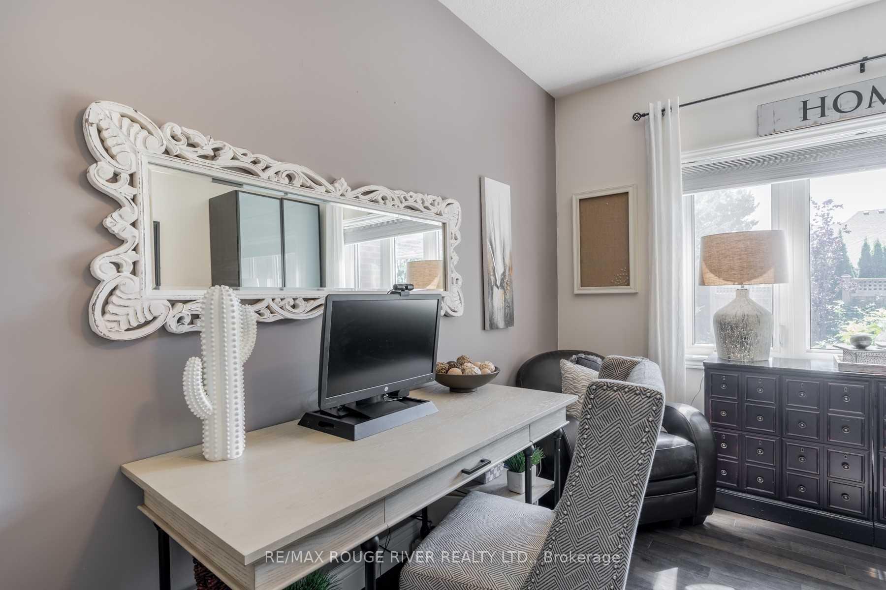 Photo 12 of 31 Corvinelli Drive, Whitby, Brooklin — HOMEH
