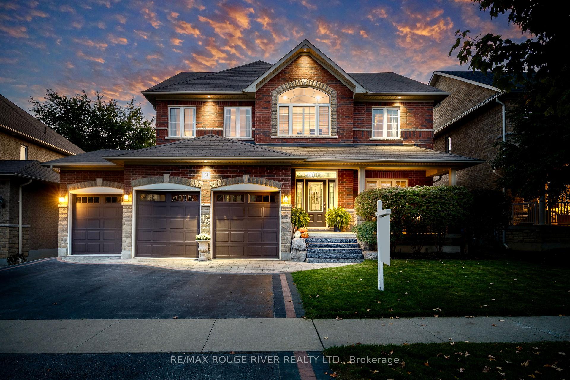 Photo 2 of 31 Corvinelli Drive, Whitby, Brooklin — HOMEH