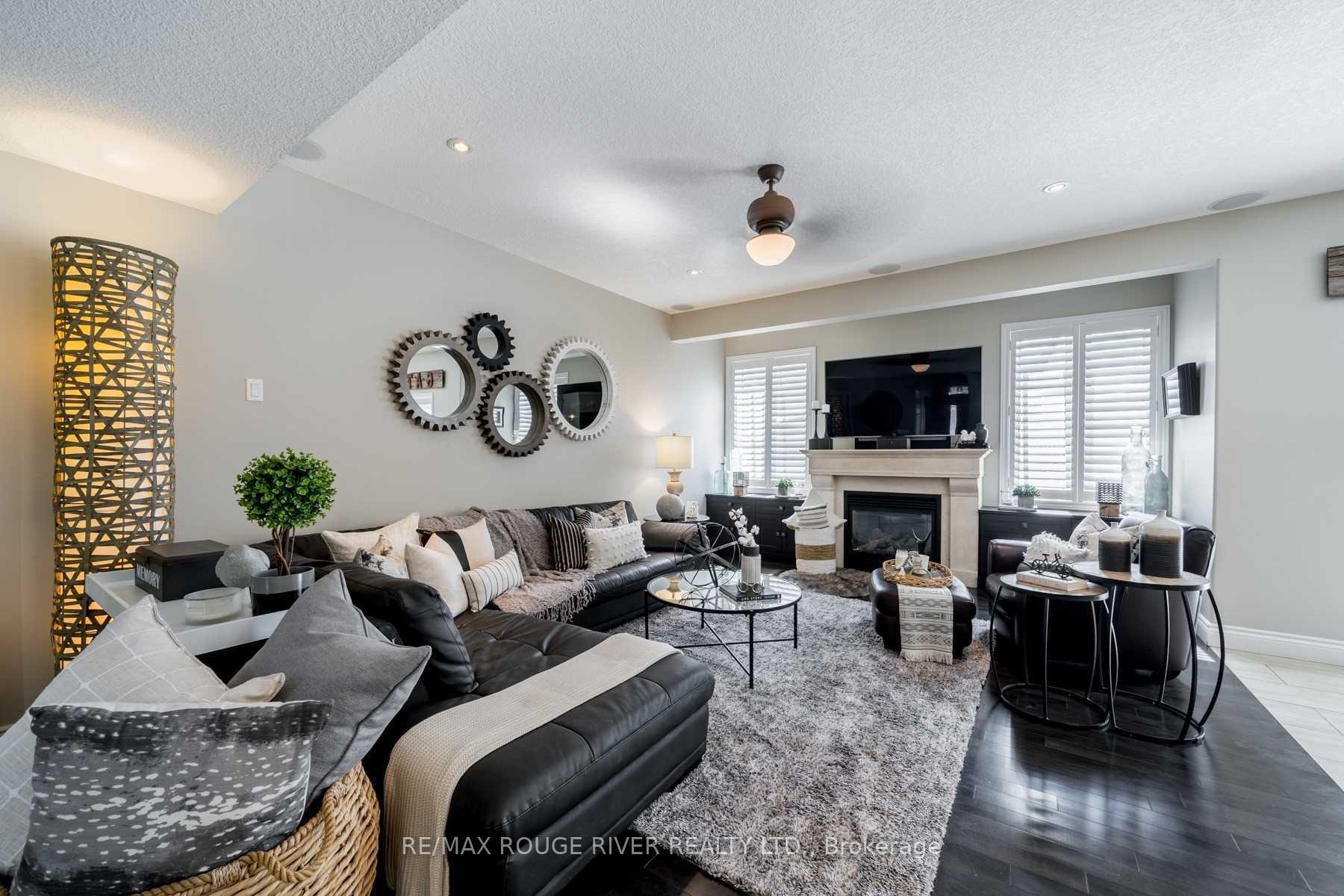 Photo 24 of 31 Corvinelli Drive, Whitby, Brooklin — HOMEH