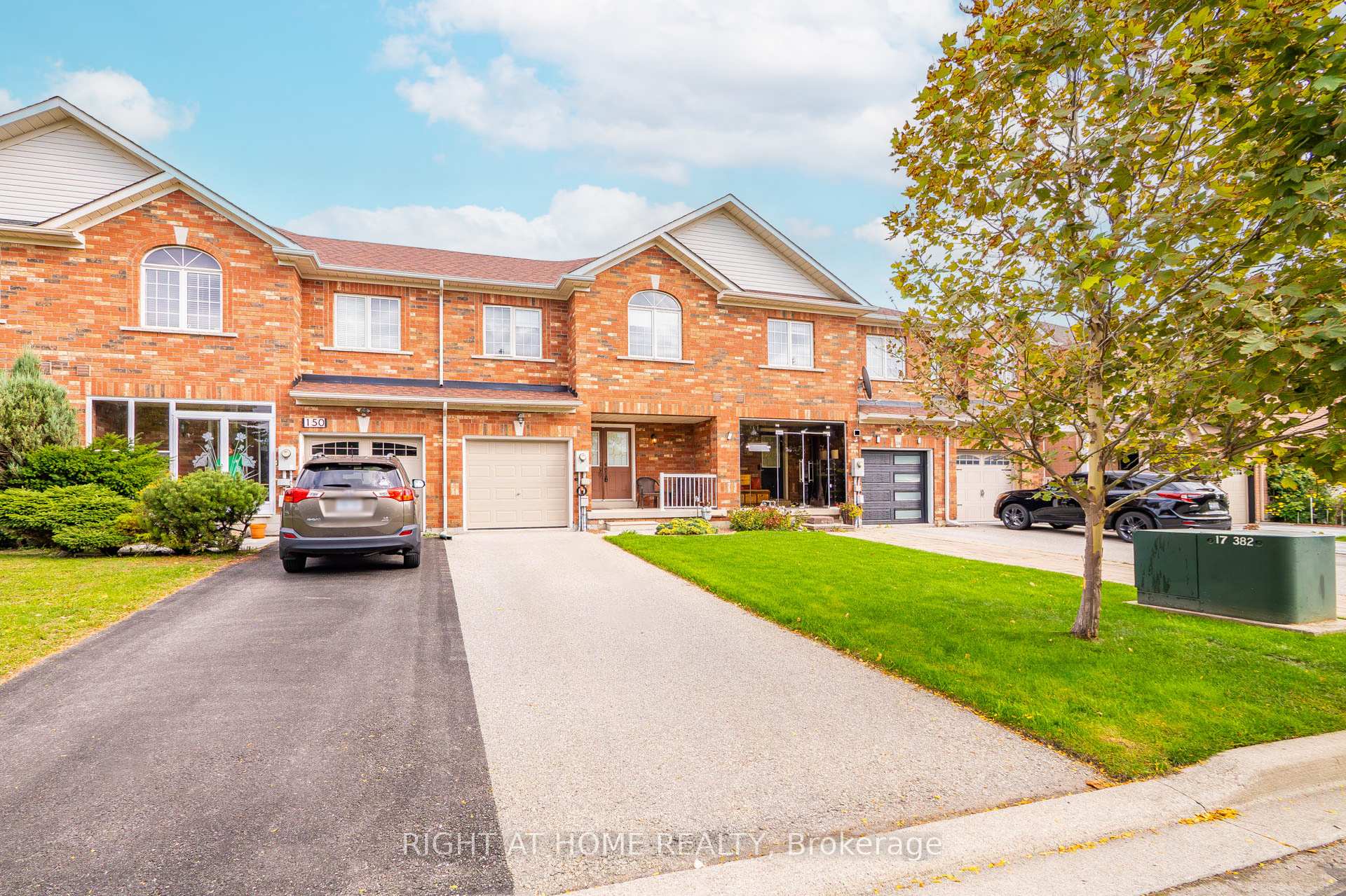 Photo 1 of 152 Westway Crescent, Vaughan, Concord — HOMEH