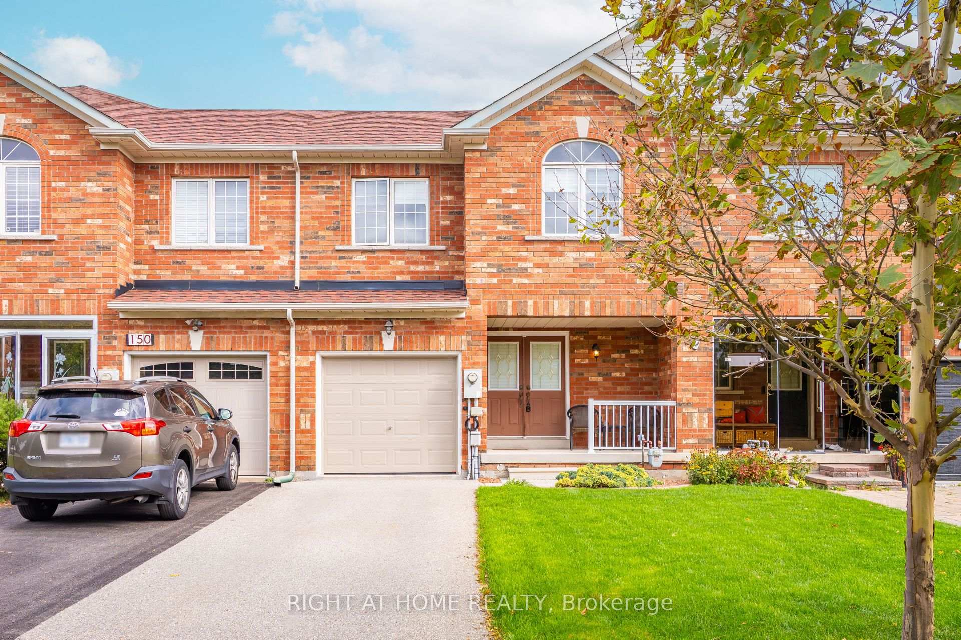 Photo 2 of 152 Westway Crescent, Vaughan, Concord — HOMEH