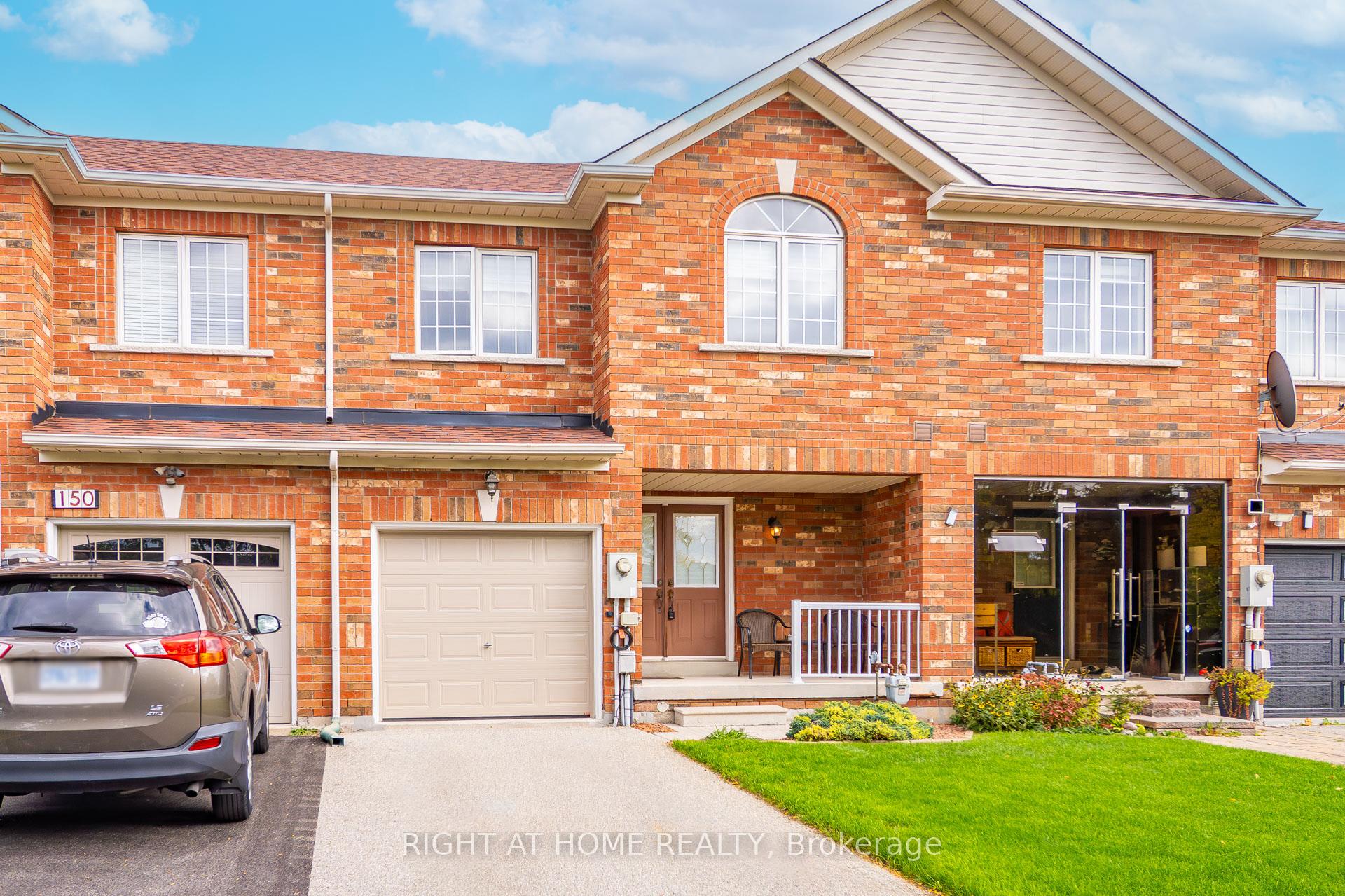 Photo 3 of 152 Westway Crescent, Vaughan, Concord — HOMEH