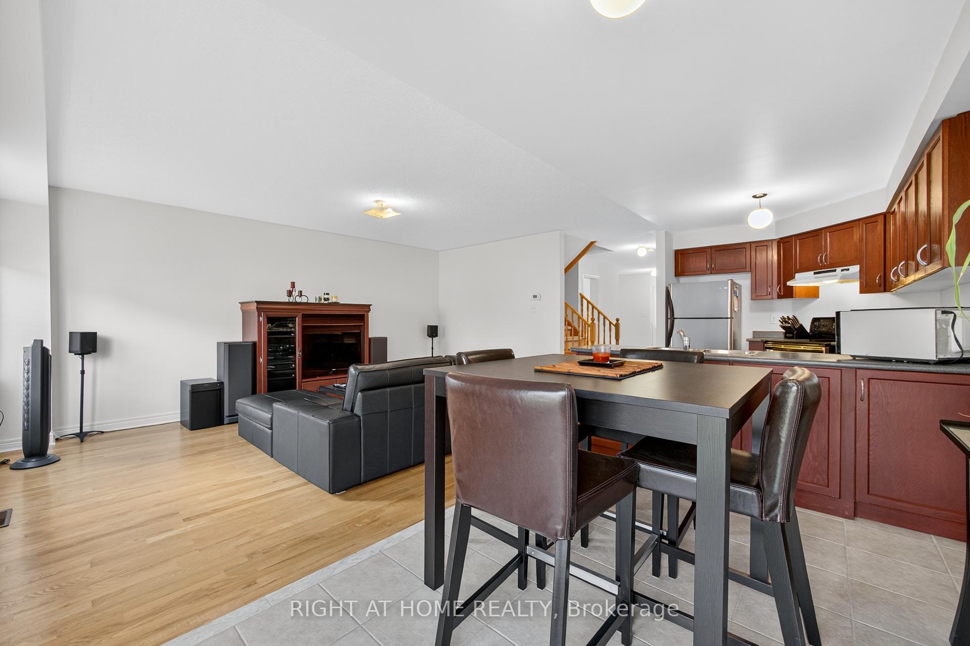 Photo 14 of 152 Westway Crescent, Vaughan, Concord — HOMEH