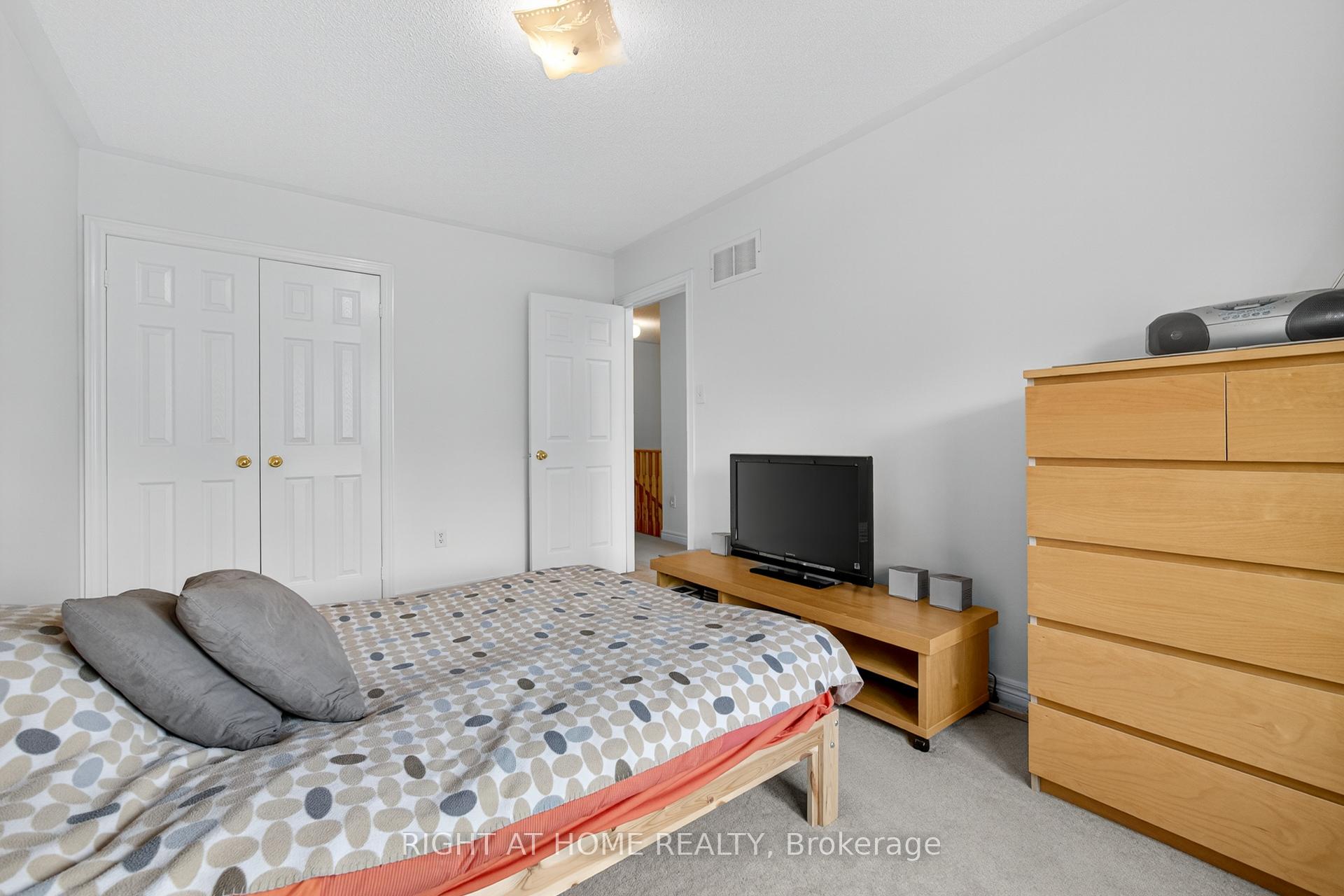 Photo 24 of 152 Westway Crescent, Vaughan, Concord — HOMEH