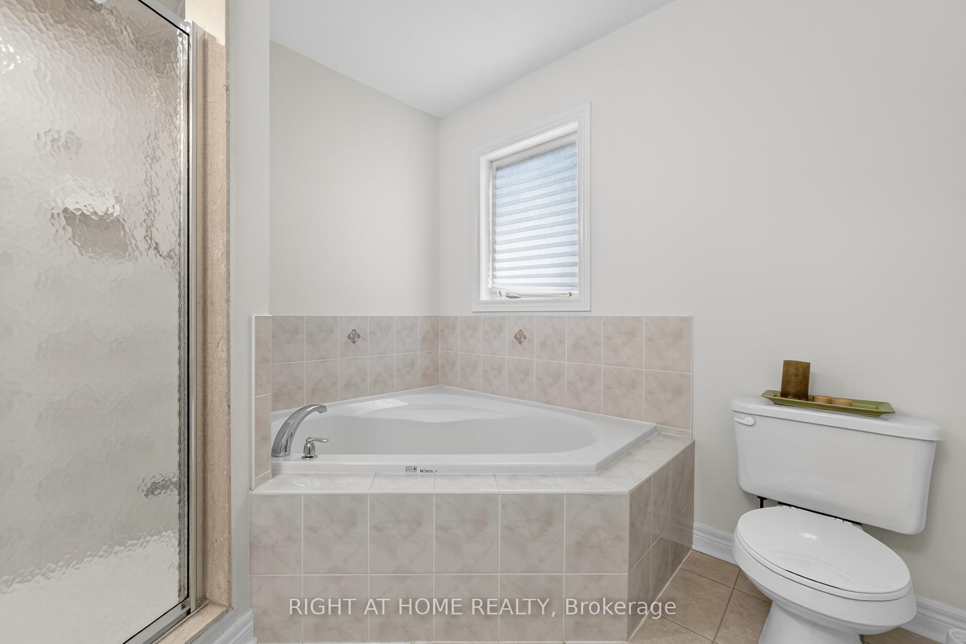 Photo 33 of 152 Westway Crescent, Vaughan, Concord — HOMEH