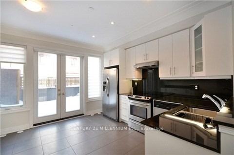 Photo 2 of 30 Powseland Crescent, Vaughan, West Woodbridge — HOMEH